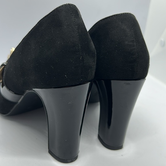 Elegant Black Jocelyn Smiths Heels Velvet Finish Size 8 - Picture 8 of 10